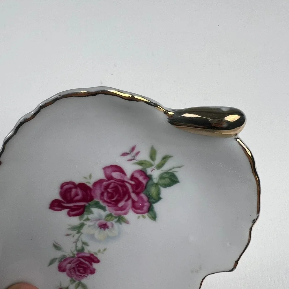 Unbranded vintage porcelain